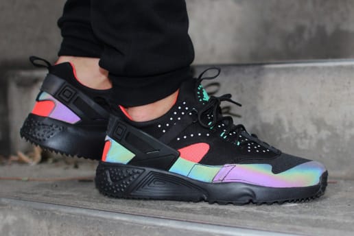 Nike Air Huarache Utility PRM “Bright Crimson”