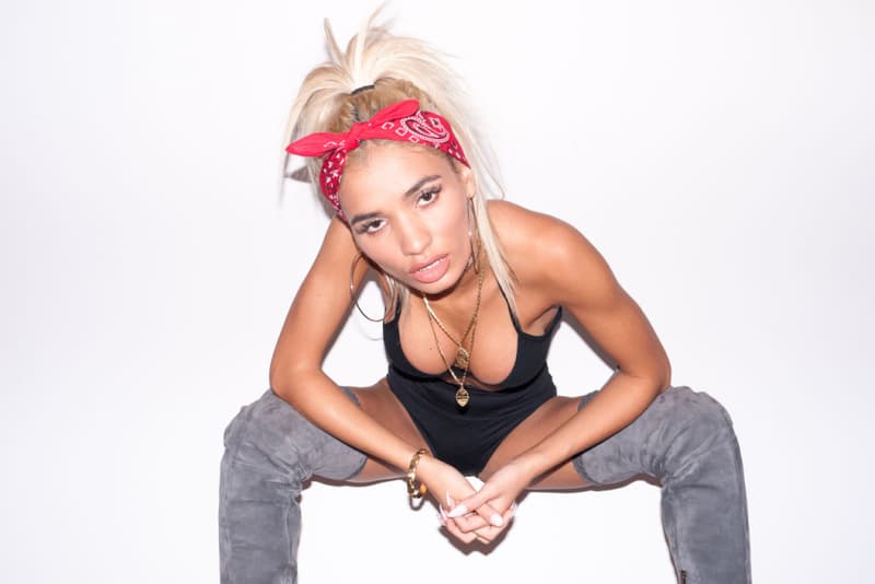 Pia Mia が Terry Richardson のスタジオに登場