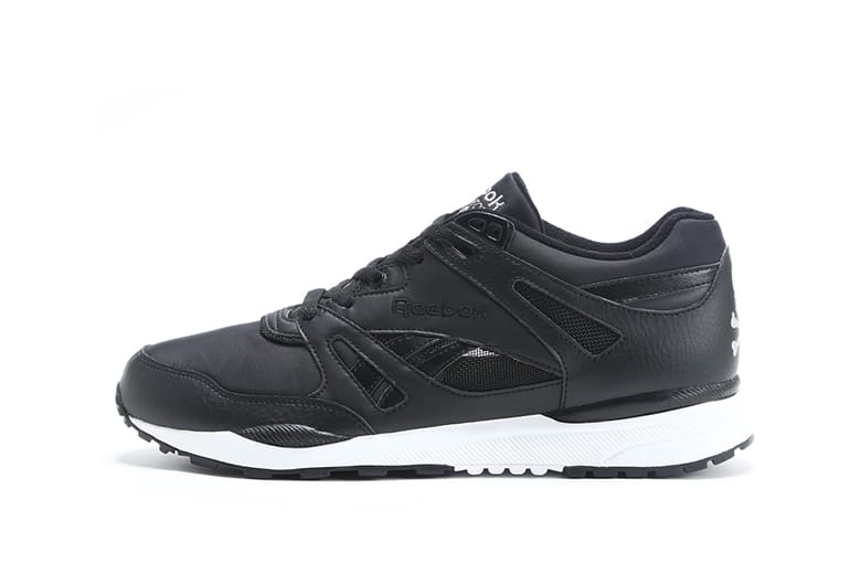 Reebok CLASSIC x mastermind JAPAN コラボレーションスニーカー