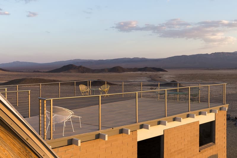 モハべ砂漠のオアシス “The Volcano House”