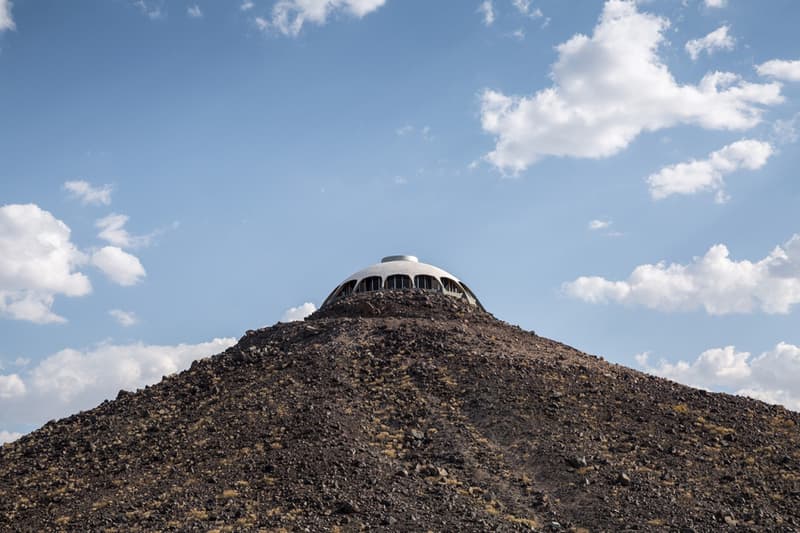 モハべ砂漠のオアシス “The Volcano House”