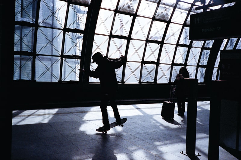 Robert LeBlanc の新作写真集『Unlawful Conduct』 