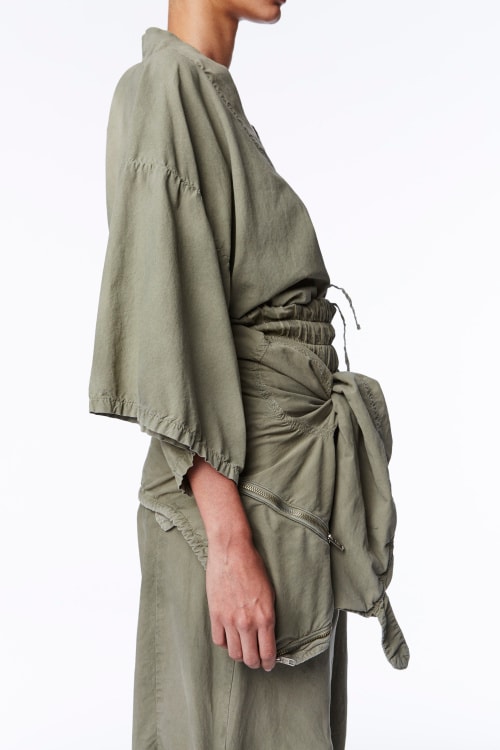 Yeezy Season 2 にクローズアップ