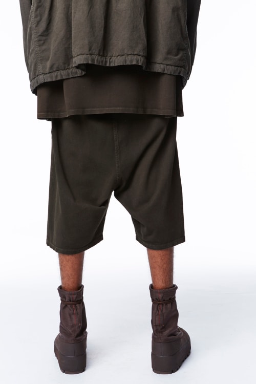 Yeezy Season 2 にクローズアップ