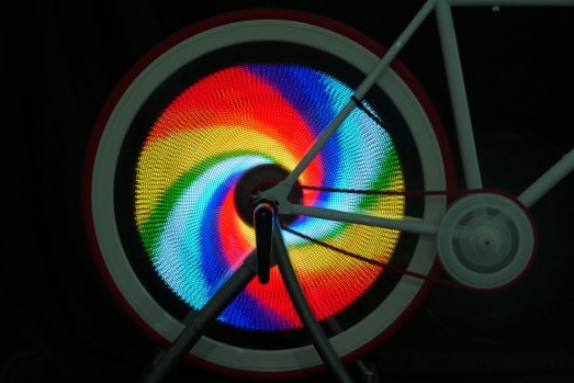 カスタム可能な LED の自転車ホイールアクセサリー