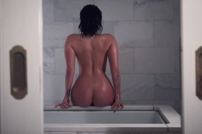 Demi Lovato が『Vanity Fair』の最新号に登場 (NSFW)
