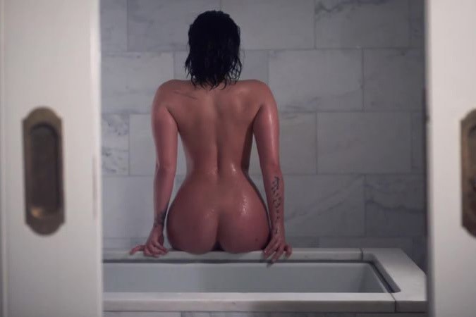 Demi Lovato が『Vanity Fair』の最新号に登場 (NSFW)