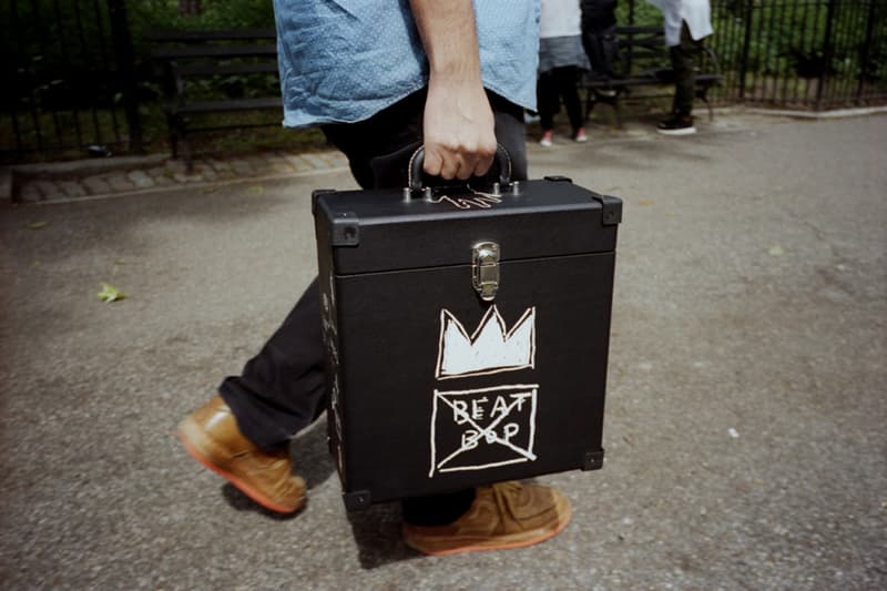 Jean-Michel Basquiat のアートワークを使用した “Beat Bop Record Box”
