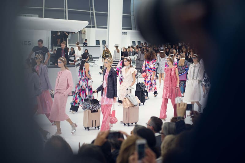 空港を再現した Chanel 2016 Spring/Summer ランウェイショウ