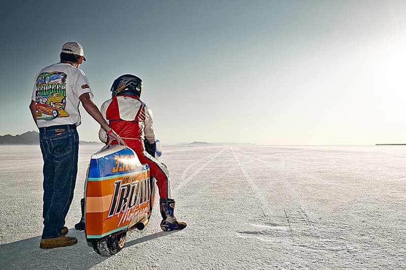 Alexandra Lier のドキュメント写真集『The World's Fastest Place』