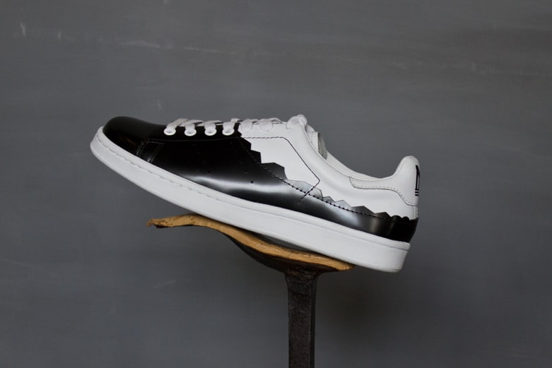 MIHARA YASUHIROの新ラインMYneがスニーカーを先行発売