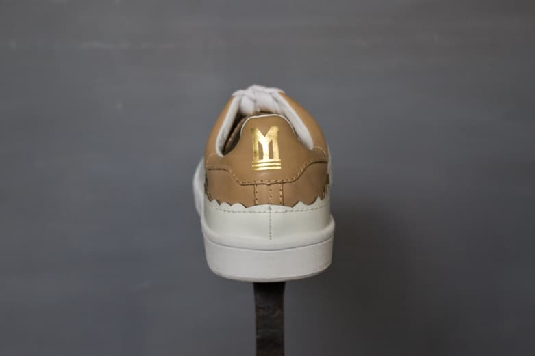 MIHARA YASUHIROの新ラインMYneがスニーカーを先行発売