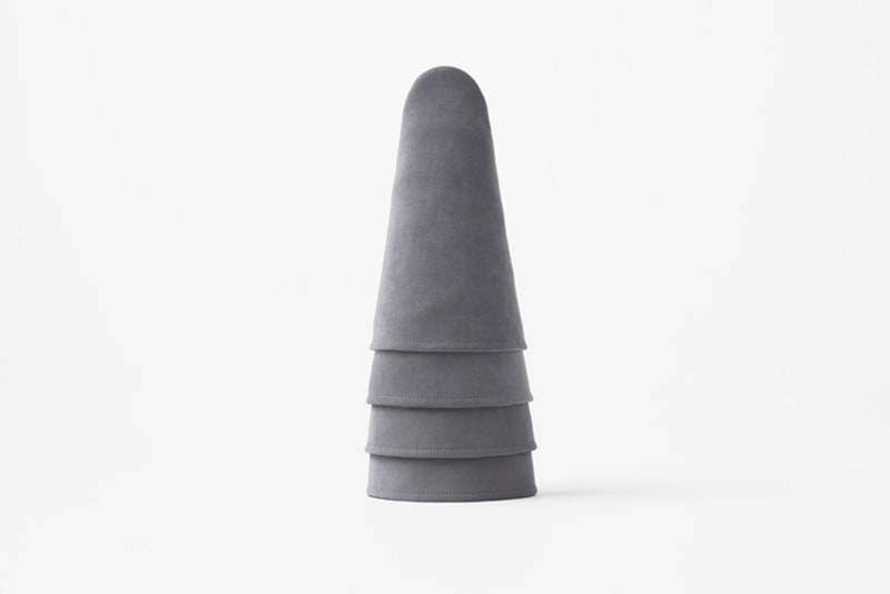Nendo のトライアングルルームシューズ