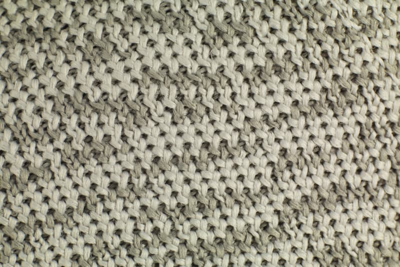 Yeezy Boost 350 “Moonrock” 公式ビジュアルと販売店舗リストが公開