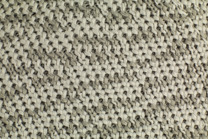 Yeezy Boost 350 “Moonrock” 公式ビジュアルと販売店舗リストが公開