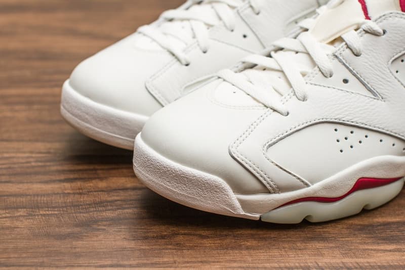 Air Jordan 6 Retro "Maroon"にクローズアップ