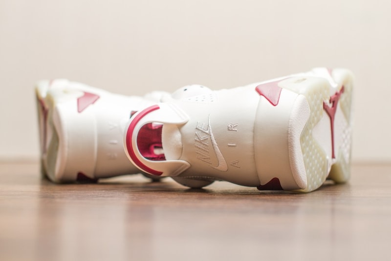 Air Jordan 6 Retro "Maroon"にクローズアップ