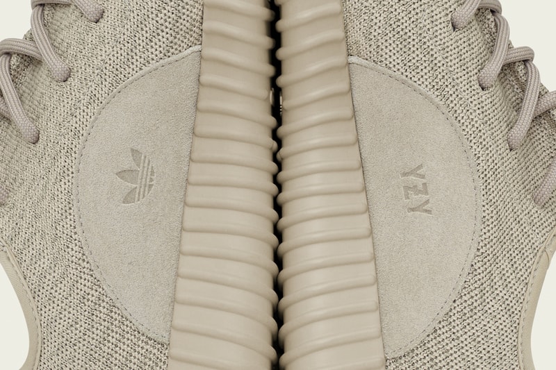 adidas Originals が Yeezy Boost 350 “Tan”の発売日を発表