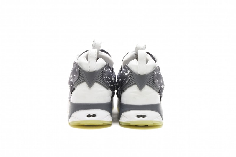 Reebok CLASSIC X atmos INSTAPUMP FURY ”WHITE GLOW IN THE DARK CAMO”