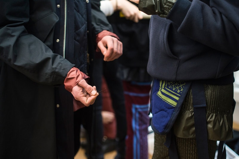sacai 2016 Fall/Winter コレクションのバックステージ