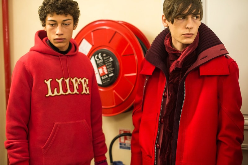 sacai 2016 Fall/Winter コレクションのバックステージ