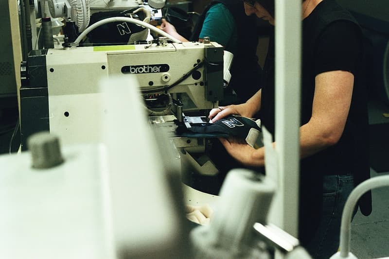 New Balance の英国フリンビー工場を写した 35mm フィルムのフォトエッセイ