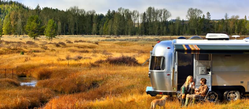 アメリカ合衆国国立公園局の100周年を記念する Pendleton と Airstream のトラベルトレーラー