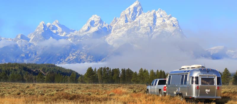 アメリカ合衆国国立公園局の100周年を記念する Pendleton と Airstream のトラベルトレーラー