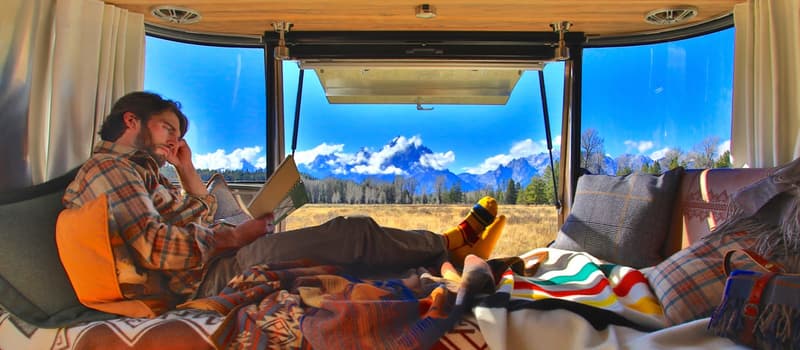 アメリカ合衆国国立公園局の100周年を記念する Pendleton と Airstream のトラベルトレーラー