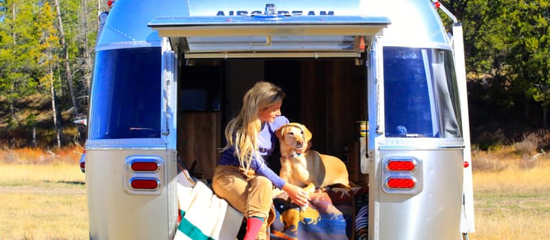 アメリカ合衆国国立公園局の100周年を記念する Pendleton と Airstream のトラベルトレーラー