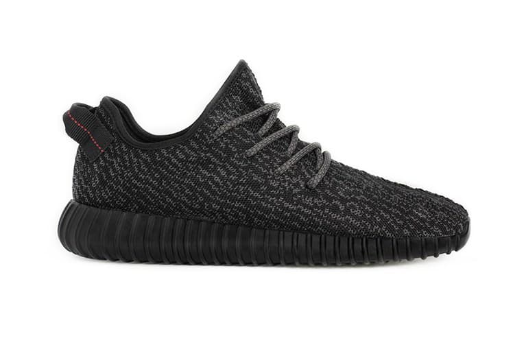 再販売される adidas Originals Yeezy Boost 350 “Pirate Black” の取り扱い店舗一覧