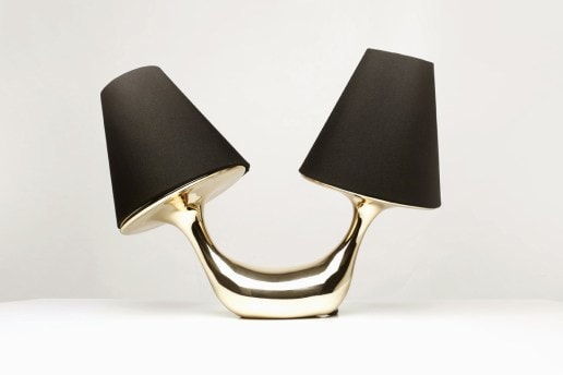 Alpha & Beta: アシンメトリックな2ヘッドのデスクランプ