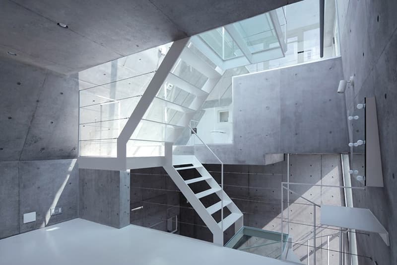 光と空間を最大限に利用した東京の住宅