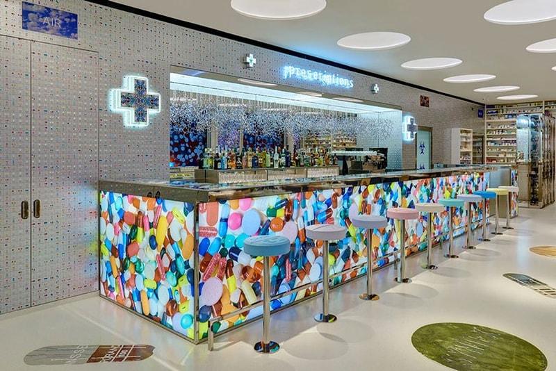 Damien Hirst がレストラン『Pharmacy 2』をオープン