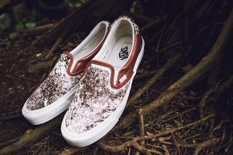 ポニーヘアとレザーを組み合わせた Vault by Vans OG Slip-On 59 LX にクローズアップ