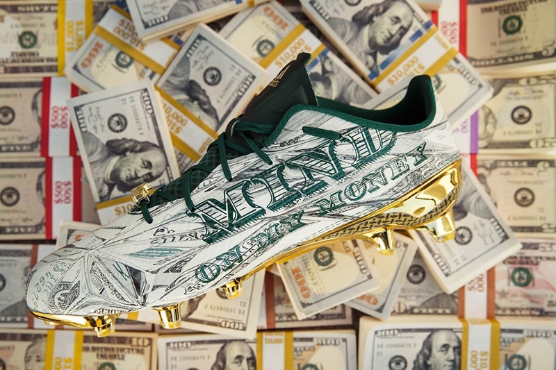 Snoop Dogg と adidas がピンプなフットボールシューズをリリース