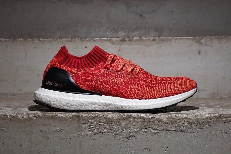 鮮やかなレッドカラーの adidas Ultra Boost Uncaged のニューモデル