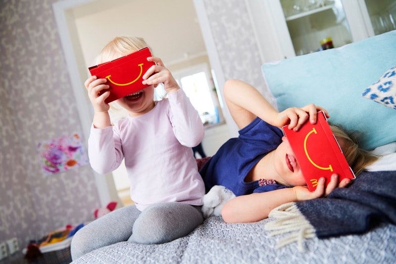 McDonald's が VR ヘッドセットになる Happy Meal Box を試作