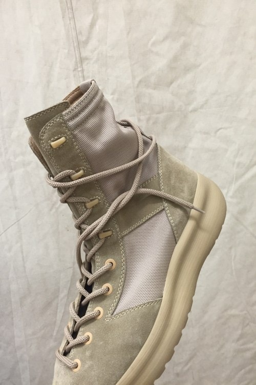 Yeezy Season 3 の独占ショールームフォト 