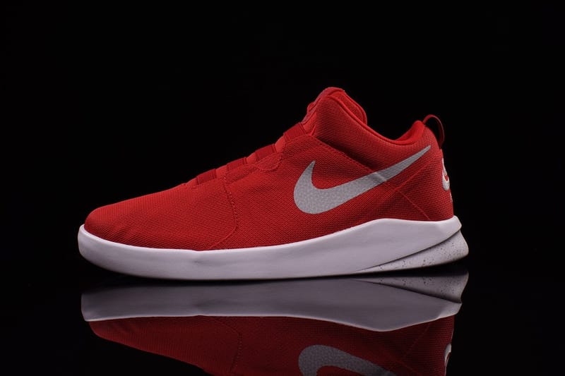 Nike Air Shibusa が鮮やかなレッドで登場