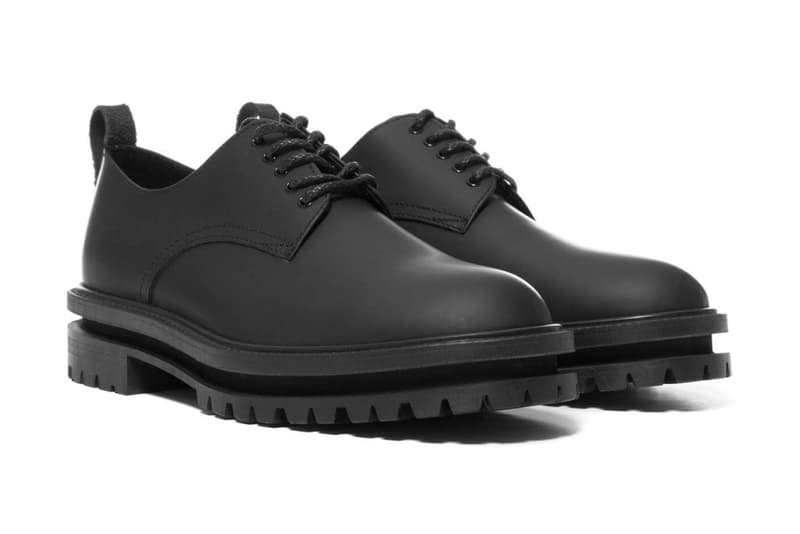 “靴用の雨カッパ”が装備できる Hender Scheme Samidare 