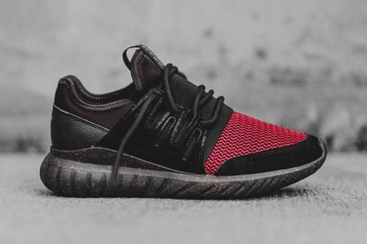 adidas Originals Tubular Radial Black/Burgundy