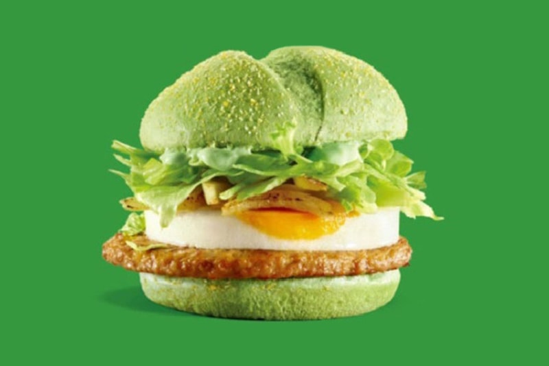 中国の McDonald's にて緑色の “The Naughty Green Pork Burger” が発売