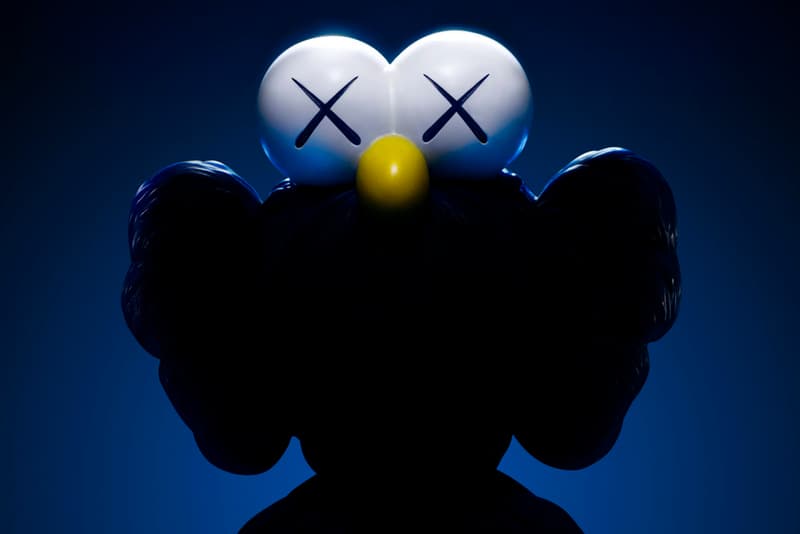 KAWS の最新エキシビジョン "BFF" の会場は『Central Embassy』