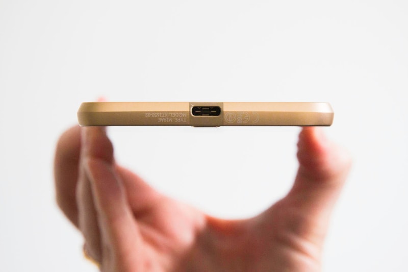 Motorola 社より革新的なスマートフォン Moto Z が登場