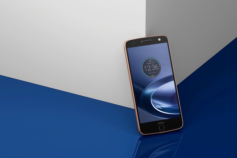Motorola 社より革新的なスマートフォン Moto Z が登場