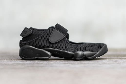夏仕様にアップデートされた Nike Air Rift Breathe