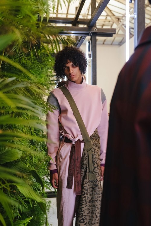 OAMC 2017 Spring/Summer Menswear Show のクロースアップ