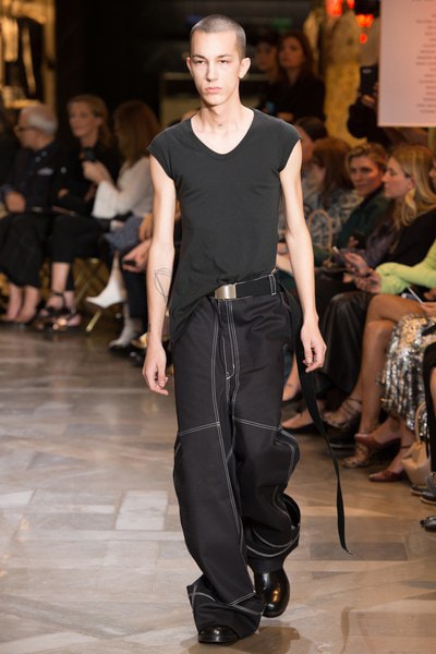 Vetements 合計18ブランドとコラボした 2017 Spring/Summer コレクション
