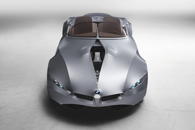 BMW のコンセプトカーと同じ素材を使用した BMW x PUMA X-Cat Disc